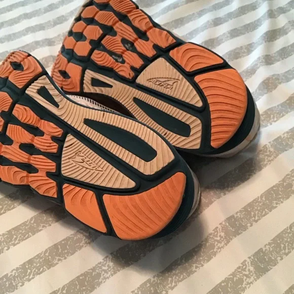 Altra Women’s 10.5 Torin 5 Ego Max Athletic Sneakers - Picture 9 of 10